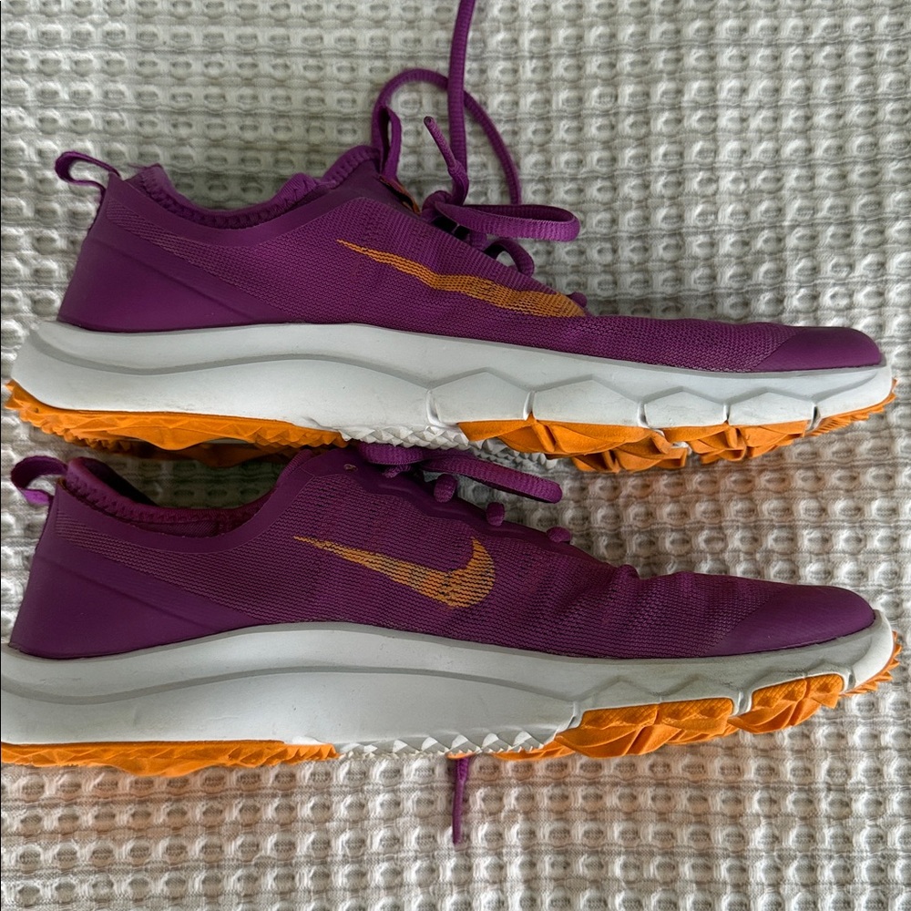 Nike Women's Purple Athletic Sneakers with Orange Swoosh. Size 7 - Picture 4 of 6